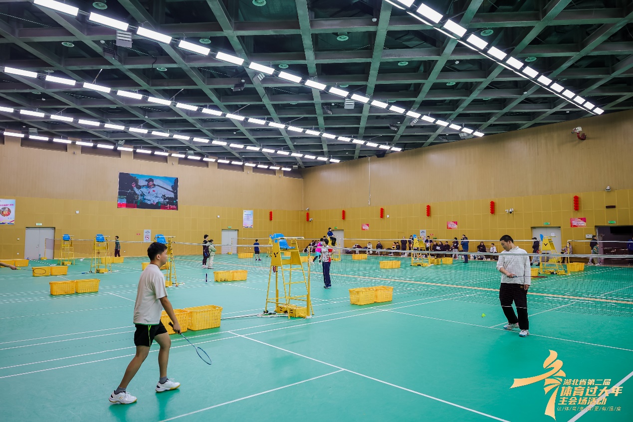 包含精彩瞬间频频上演,体育场上火爆全场的词条 包含精彩瞬间频频上演,体育场上火爆全场的词条